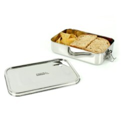 a slice of green yanam lekvrije rvs lunchbox medium