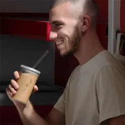 Ecocoffee coldcup lifestyle