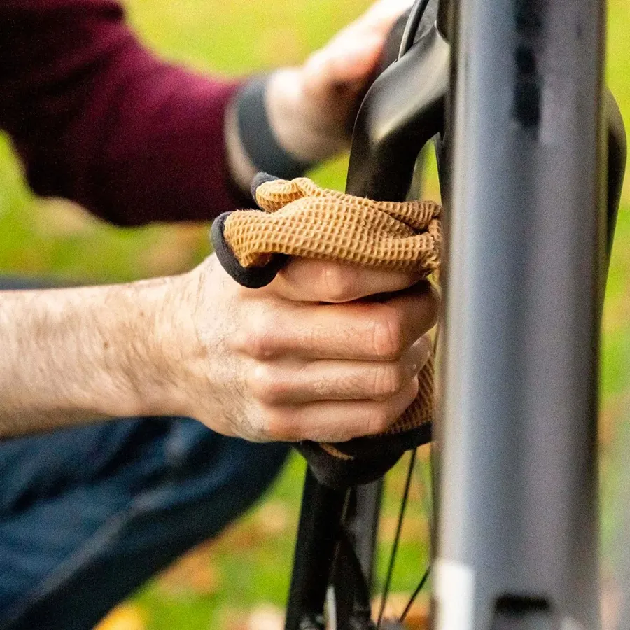 Guppy friend cleaning cloths bike